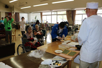 特別養護老人ホーム 福寿荘 春の福祉祭りをしました